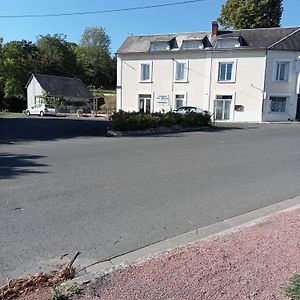 Hôtel Restaurant de la Gare (Studios Du Breuil)